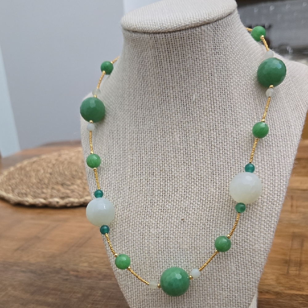 Elegant Green and Gold Beaded Necklace